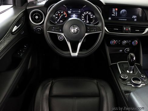 Used 2019 Alfa Romeo Stelvio AWD image 16