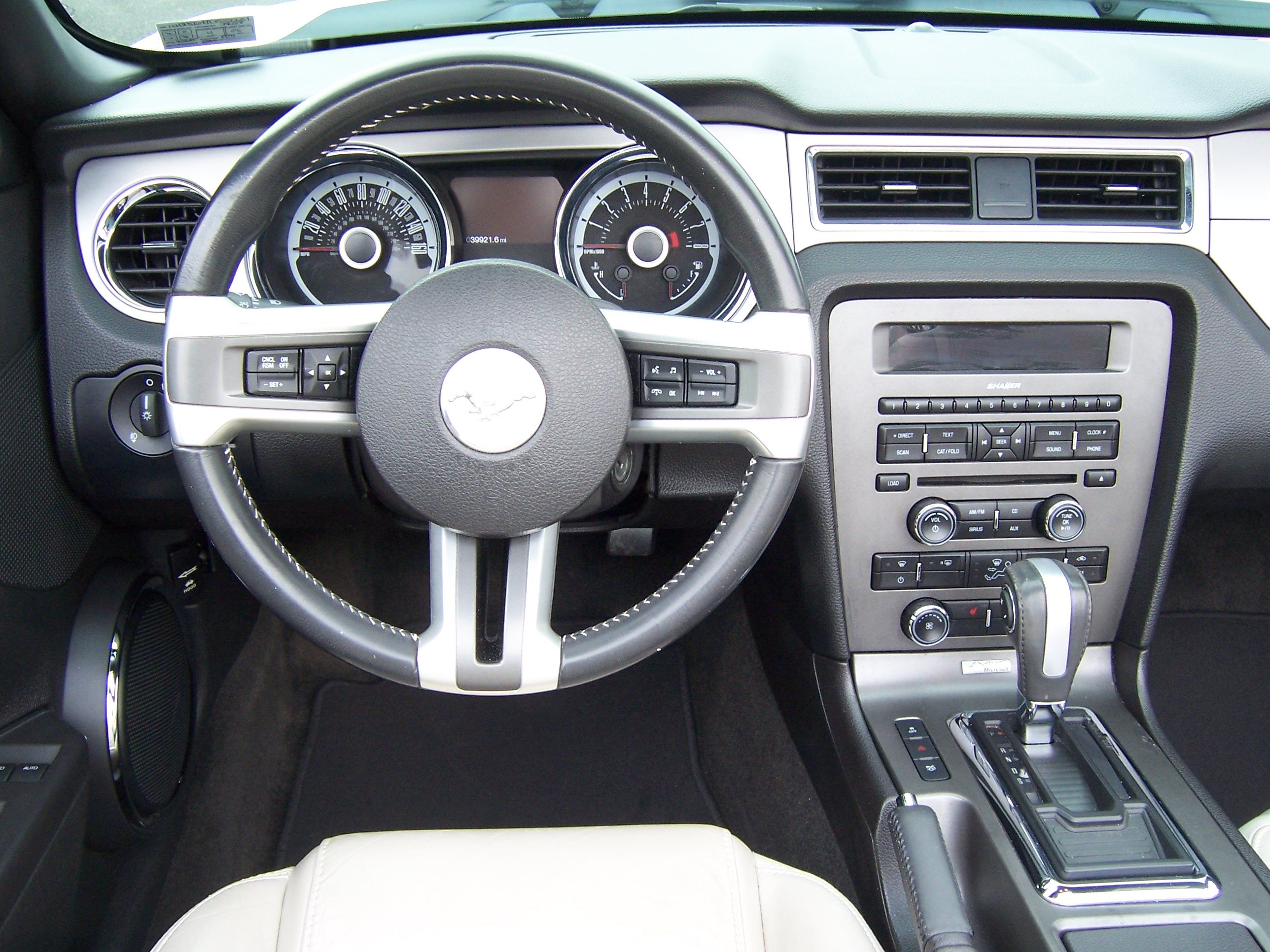 Used 2013 Ford Mustang Premium RWD image 16