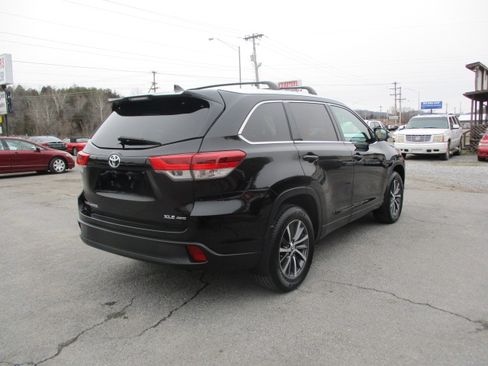 Used 2018 Toyota Highlander XLE image 6