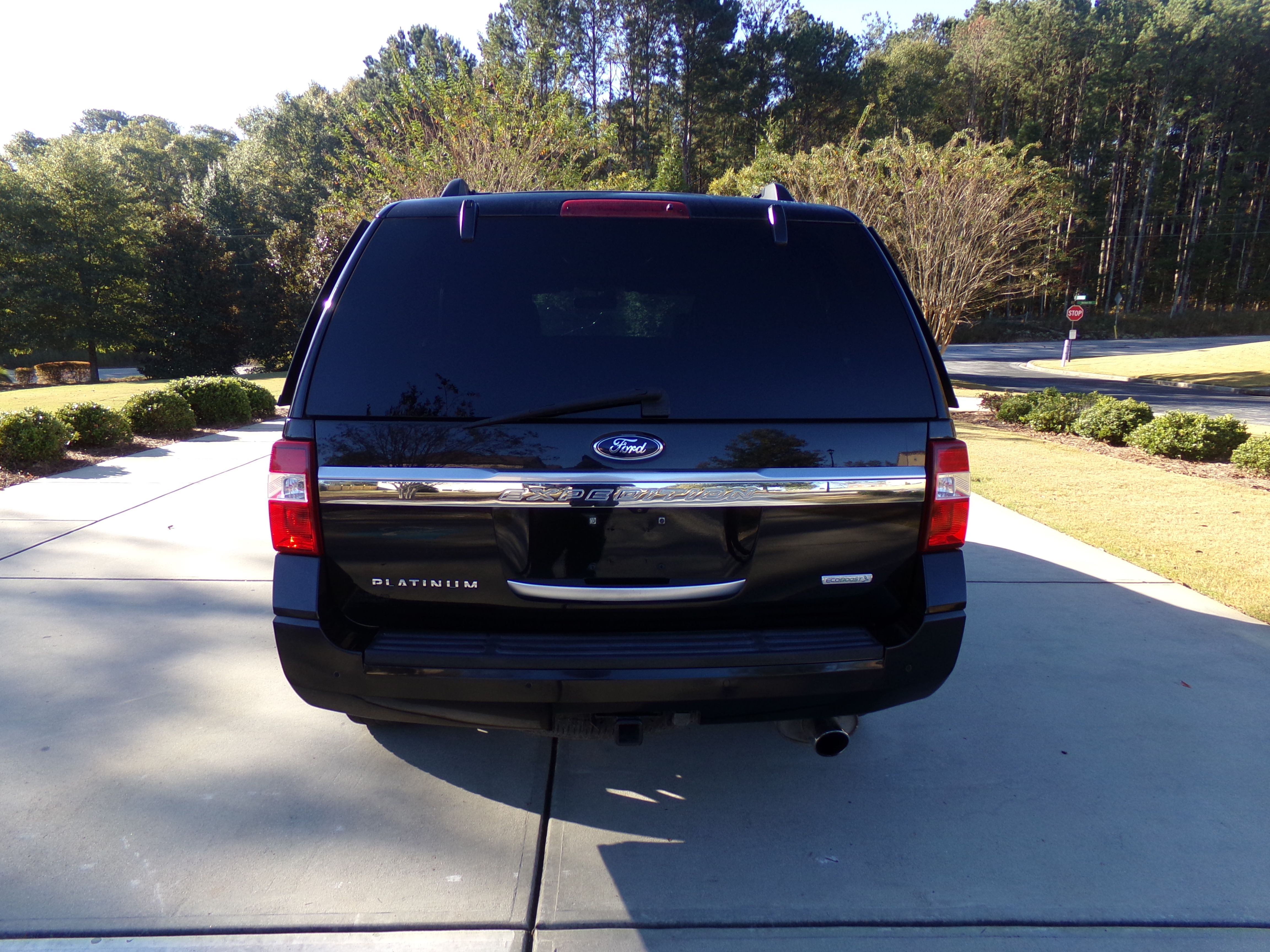 Used 2015 Ford Expedition Platinum AWD/4WD image 4