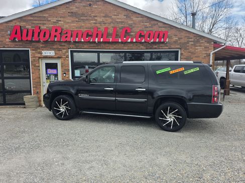 Used 2008 GMC Yukon XL Denali image 1