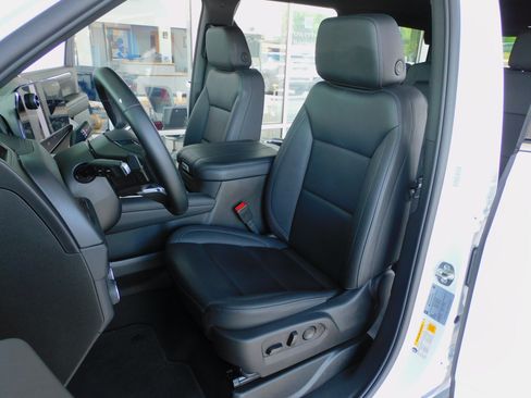 Used 2025 Chevrolet Tahoe 4WD LT image 20