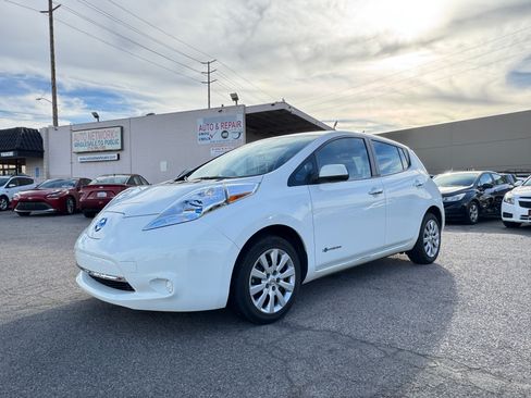 Used 2013 Nissan Leaf S image 2