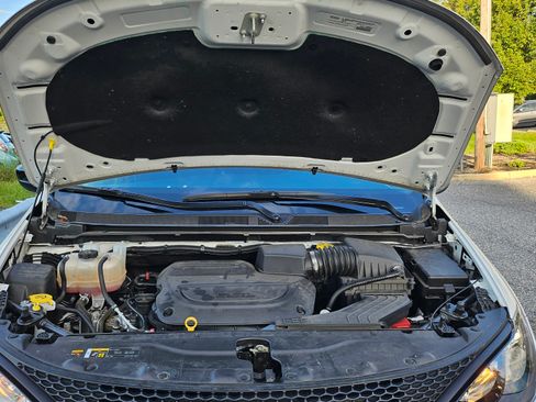 Used 2024 Chrysler Voyager LX image 20