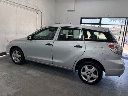 Used 2005 Toyota Matrix UNAVAIL FWD image 8
