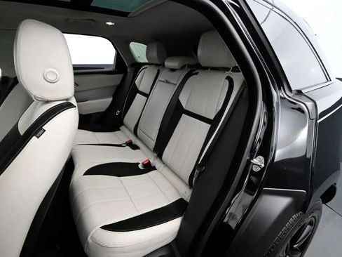 Used 2018 Land Rover Range Rover Velar R-Dynamic SE image 47