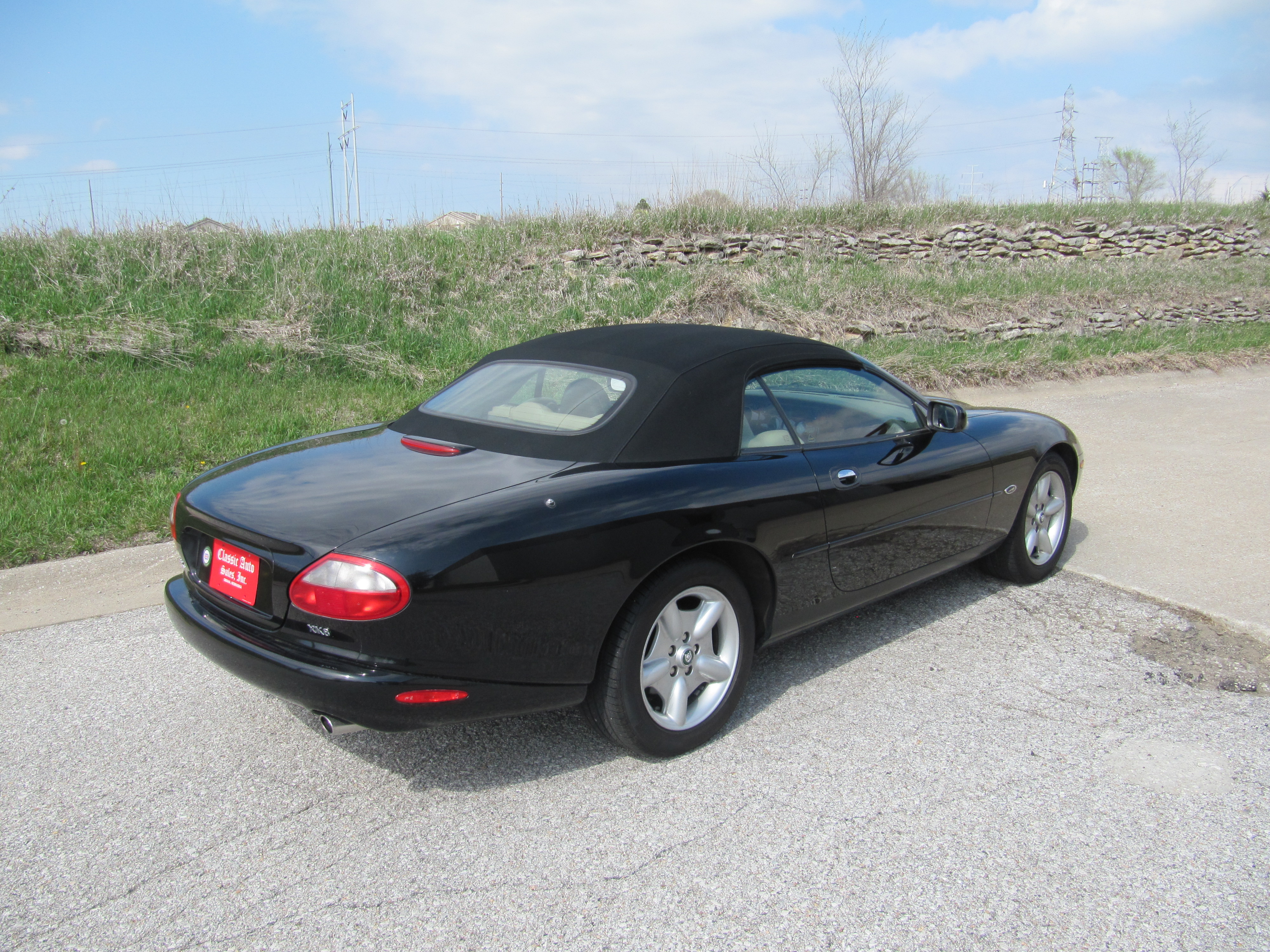 Used 1999 Jaguar XK8 RWD image 8