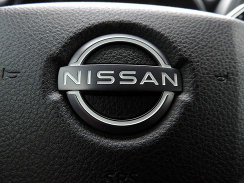 Used 2023 Nissan Titan SV AWD/4WD image 23