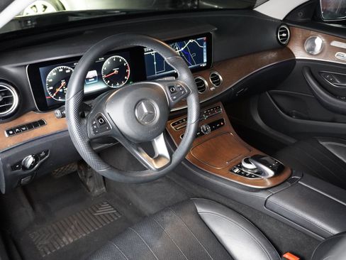 Used 2018 Mercedes-Benz E 300 image 19