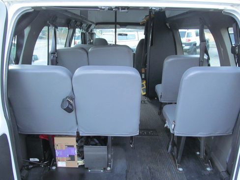 Used 2006 Ford E-350 and Econoline 350 image 19