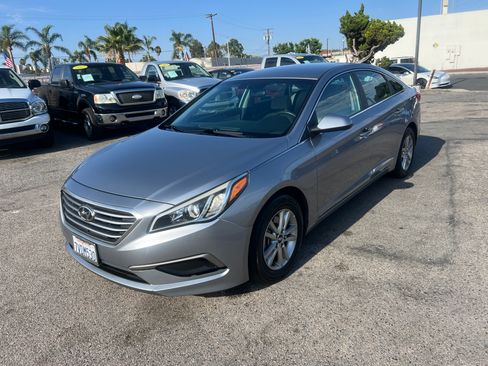 Used 2017 Hyundai Sonata SE FWD image 4