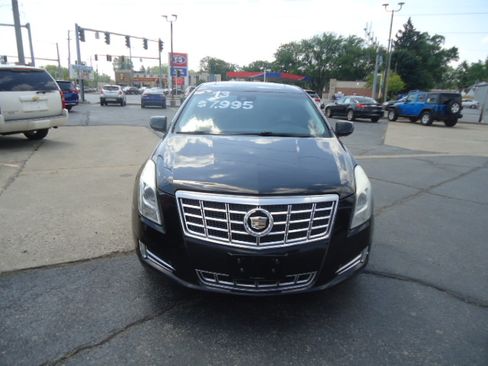 Used 2013 Cadillac XTS Luxury FWD image 2