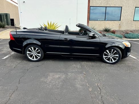 Used 2011 Volvo C70 T5 image 1