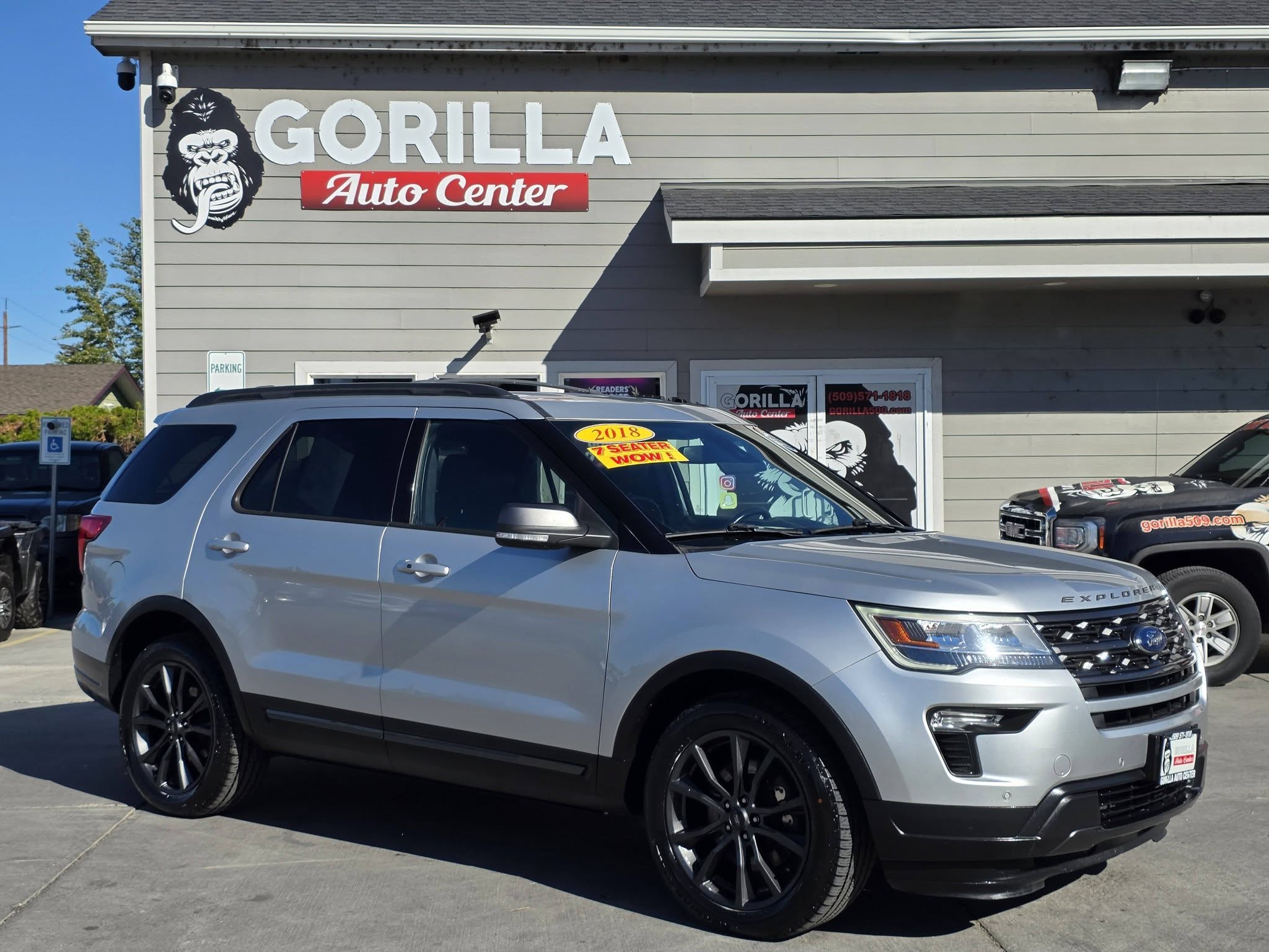 Used 2018 Ford Explorer 4WD XLT image 1