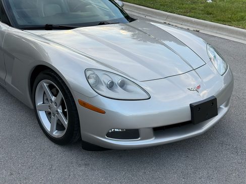 Used 2005 Chevrolet Corvette Coupe RWD image 64