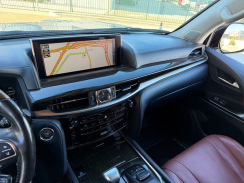 Used 2016 Lexus LX 570 image 38