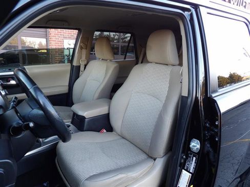 Used 2014 Toyota 4Runner SR5 image 28