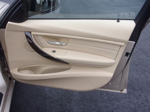 Used 2015 BMW 328i xDrive image 29