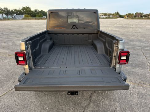 Used 2021 Jeep Gladiator Sport AWD/4WD image 43