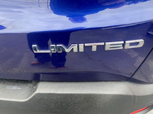 Used 2017 Jeep Renegade 4WD Limited image 18