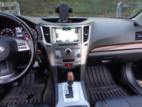 Used 2013 Subaru Outback 2.5i Limited image 16