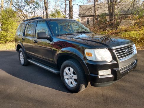 Used 2010 Ford Explorer XLT image 6