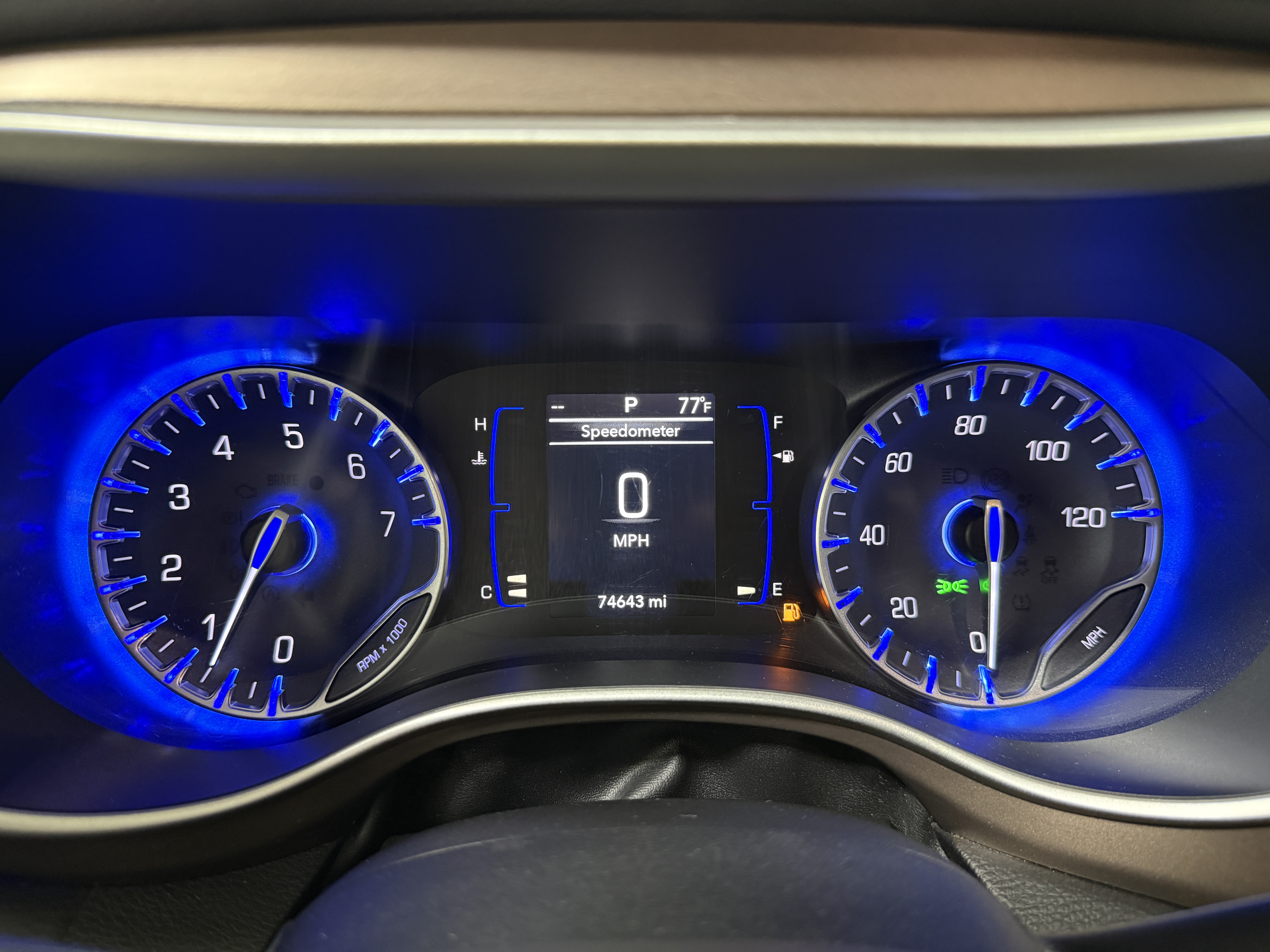 Used 2018 Chrysler Pacifica Touring-L FWD image 27