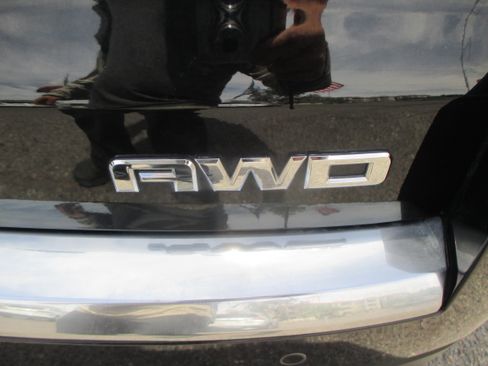 Used 2017 GMC Acadia Limited SLT AWD/4WD image 16