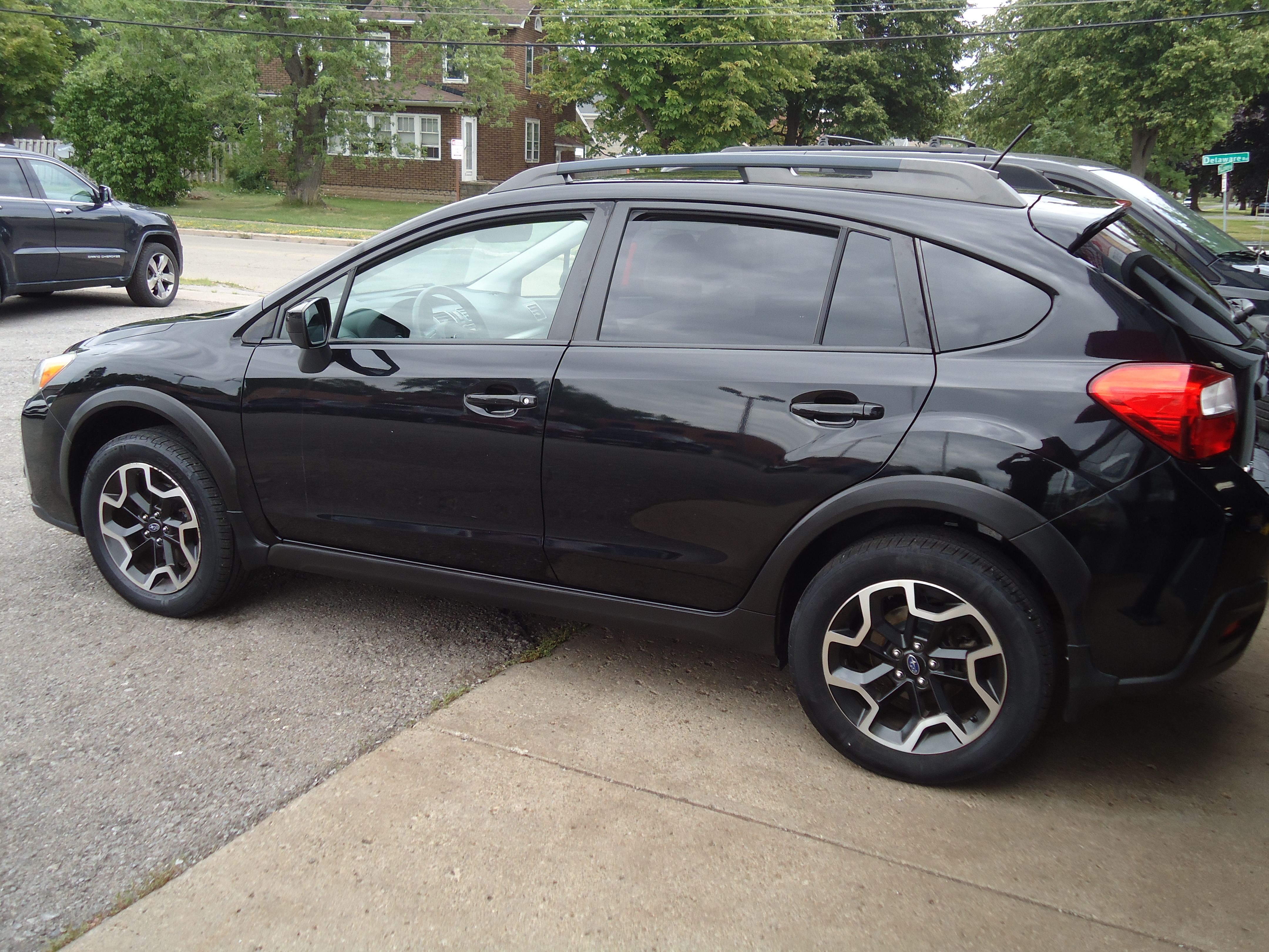 Used 2017 Subaru Crosstrek 2.0i Premium AWD/4WD image 6