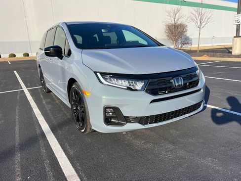 Used 2025 Honda Odyssey Sport-L image 2