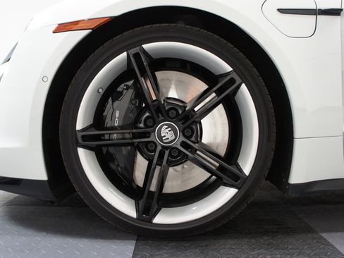 Used 2020 Porsche Taycan Turbo image 20