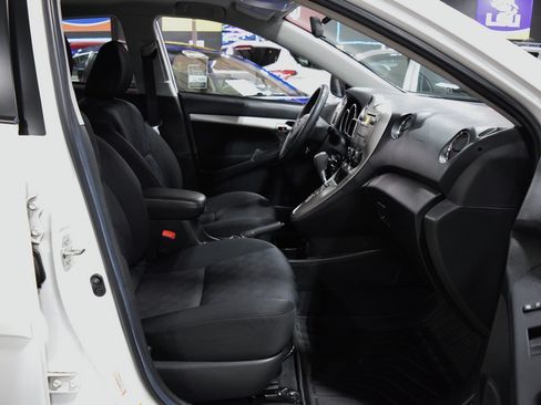 Used 2009 Toyota Matrix S image 22