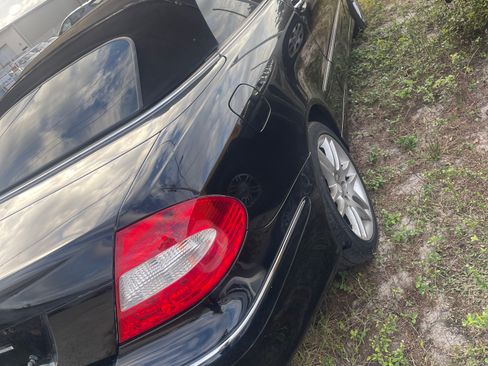 Used 2009 Mercedes-Benz CLK 350 image 6