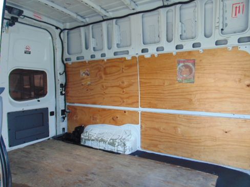 Used 2017 Nissan NV 2500 SL image 22