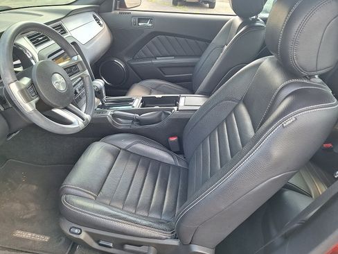 Used 2012 Ford Mustang image 8