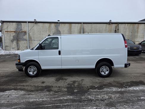 Used 2023 Chevrolet Express 2500 image 8