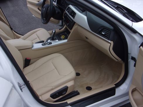 Used 2013 BMW 328i xDrive Sedan AWD/4WD image 27