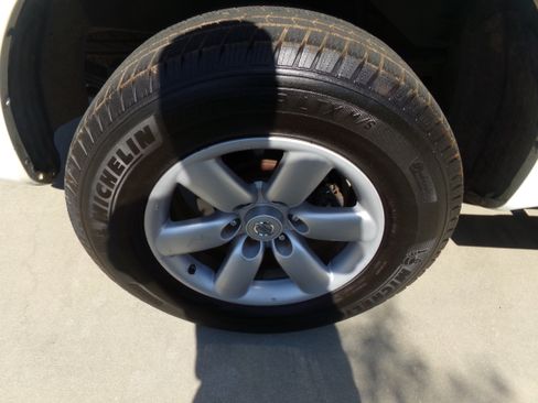 Used 2013 Nissan Titan 2WD Crew Cab SV image 10