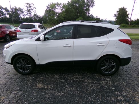 Used 2015 Hyundai Tucson SE image 2