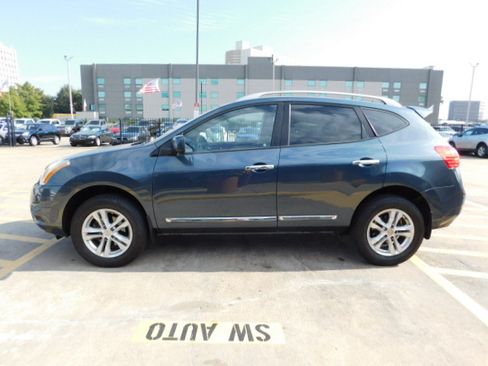 Used 2013 Nissan Rogue SV image 5