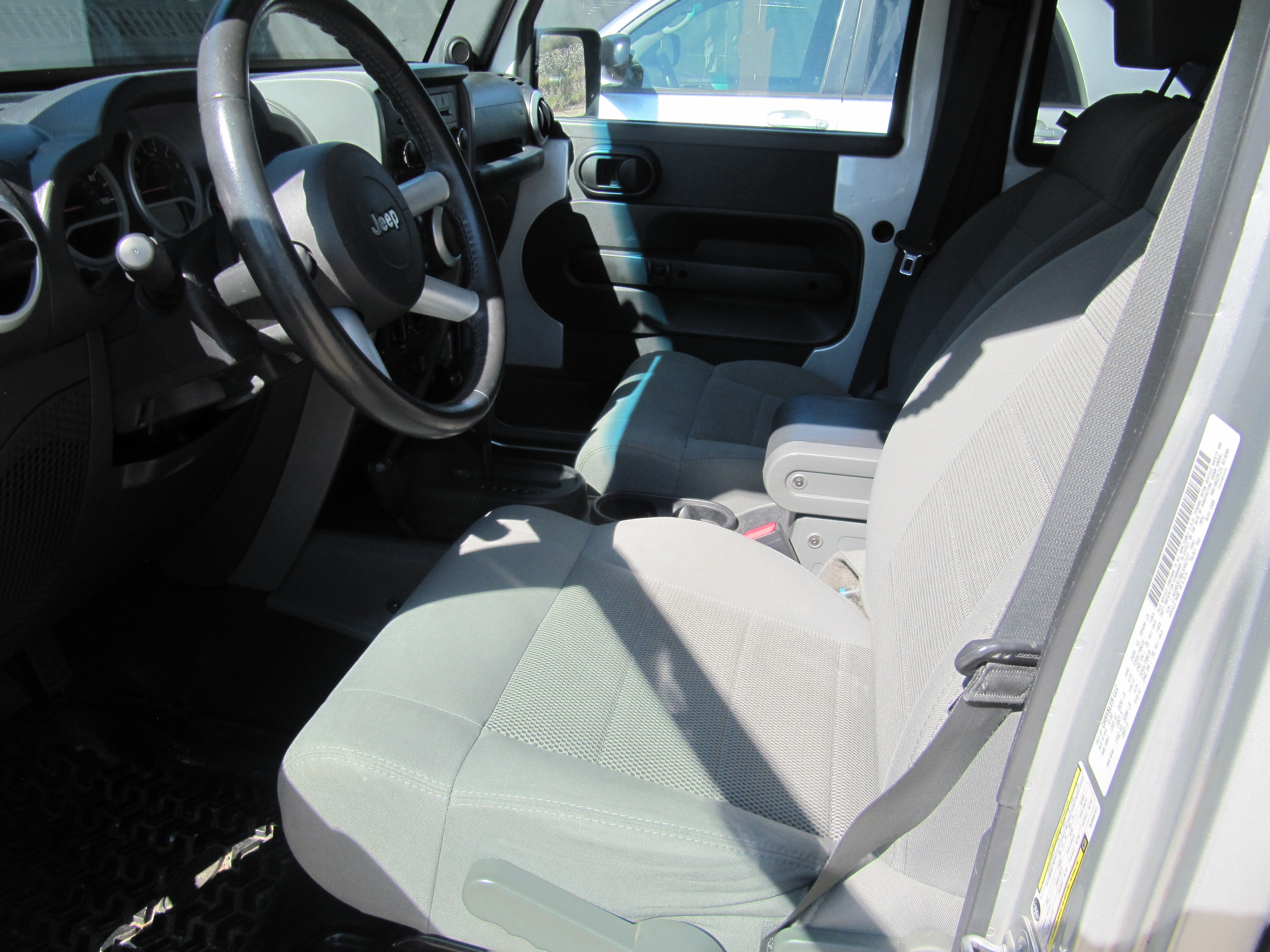 Used 2008 Jeep Wrangler Unlimited Sahara AWD/4WD image 14