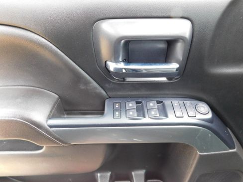 Used 2017 Chevrolet Silverado 1500 2WD Crew Cab LT image 11