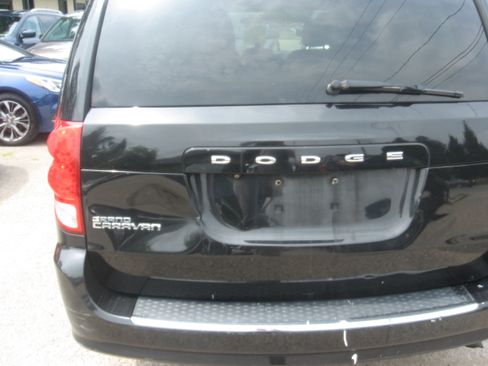 Used 2013 Dodge Grand Caravan SXT FWD image 5