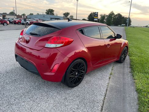 Used 2015 Hyundai Veloster image 4