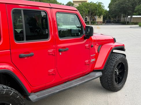 Used 2019 Jeep Wrangler 4WD Unlimited Sahara image 48