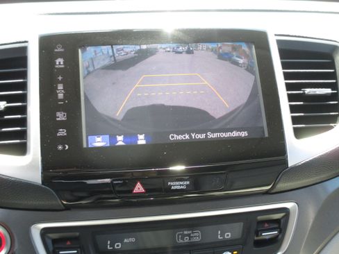 Used 2018 Honda Pilot EX-L w/ Navigation image 4