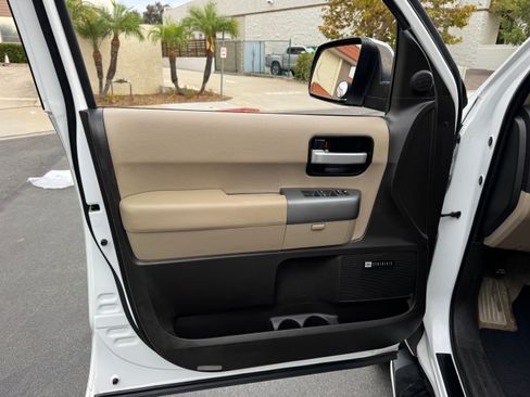 Used 2011 Toyota Sequoia Limited image 15