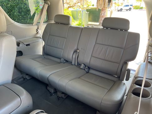 Used 2007 Toyota Sequoia Limited image 22