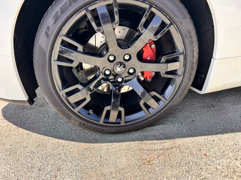 Used 2016 Maserati GranTurismo Sport image 21