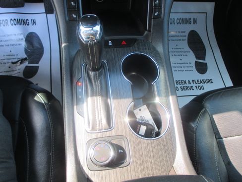 Used 2019 GMC Acadia SLT image 8